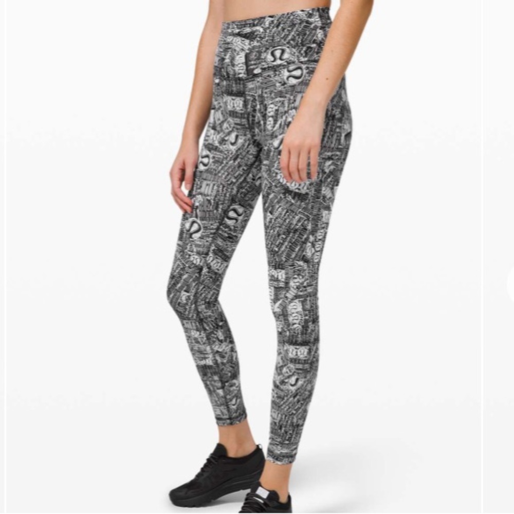 Lululemon Wunder Train High-Rise Tight 25"
Tear It Up Alpine White Black